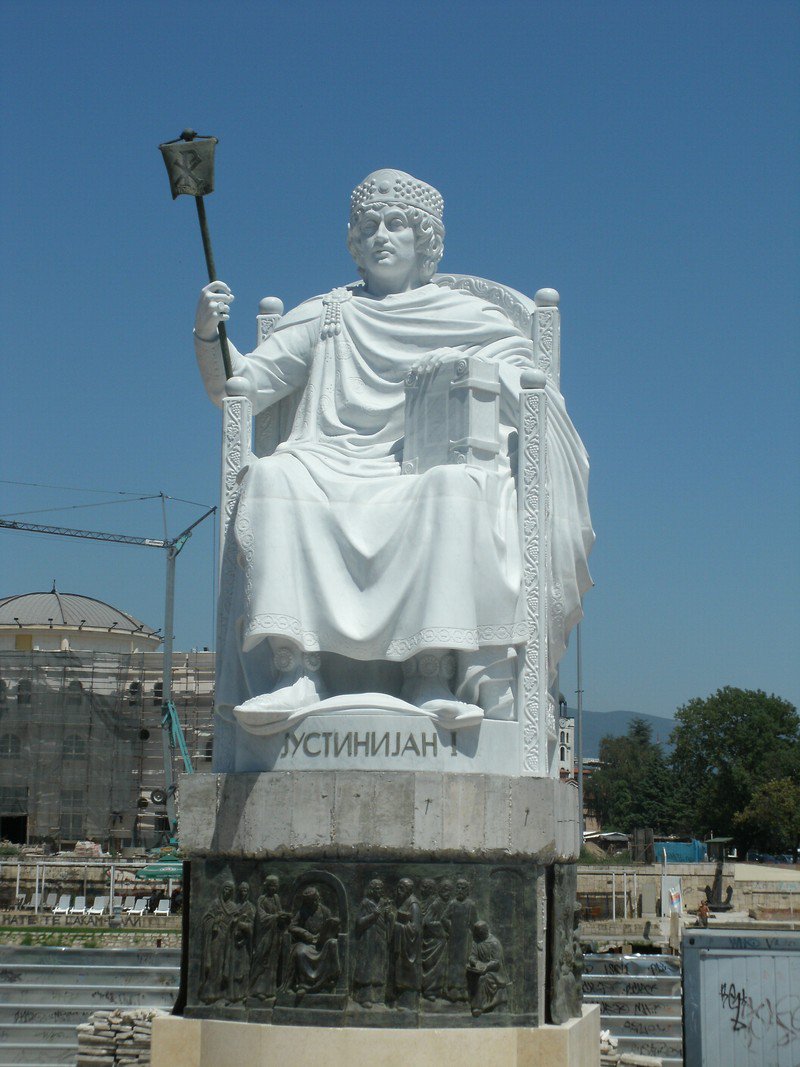 Το άγαλμα του Βυζαντινού αυτοκράτορα Ιουστινιανού