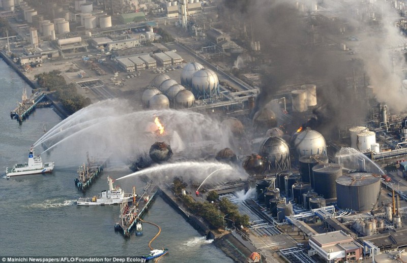 22 - Ενώ όλος ο κόσμος παρακολουθούσε τα γεγονότα στην Fukushima, ένας τεράστιος ενεργειακός σταθμός καιγόταν λίγα χιλιόμετρα πιο πέρα.