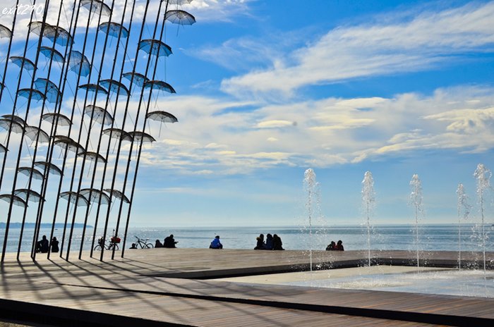 Μαγεύει όλο τον κόσμο η νέα παραλία Θεσσαλονίκης. Οι 12 διεθνείς διακρίσεις!
